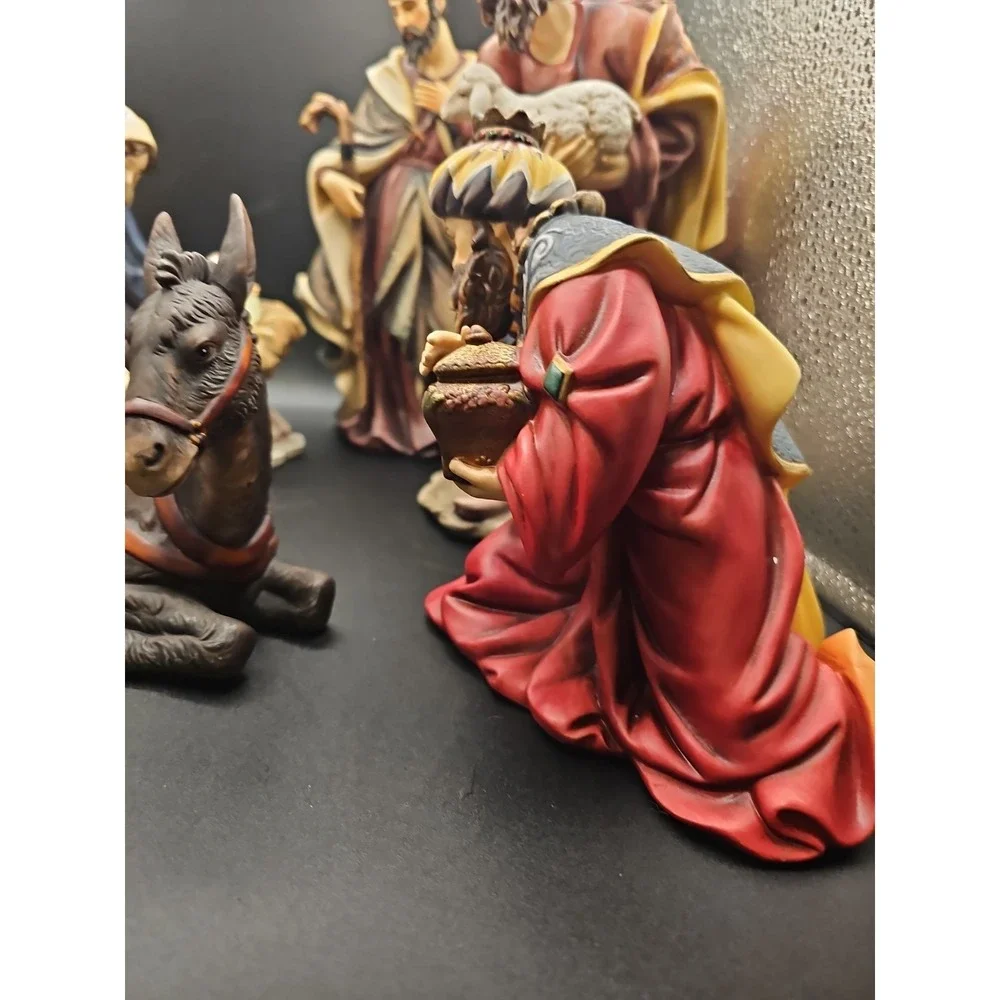 Grandeur Noel 2002 9 piece HAND PAINTED PORCELAIN NATIVITY Scene Collection